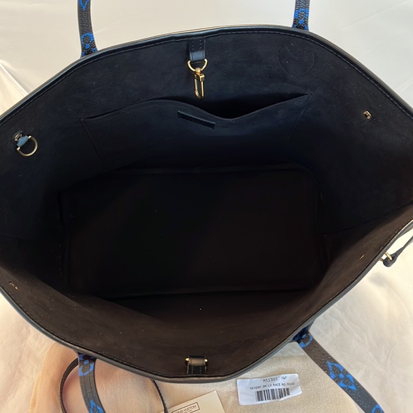 Louis Vuitton Race Neverfull MM - Picture 14 of 14